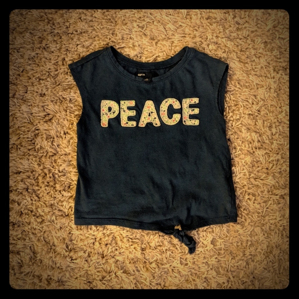 GAP Girls Peace tee w/ side knot - Size 6/7